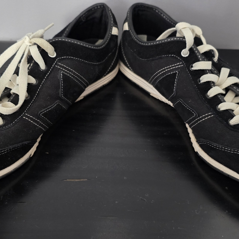 Macbeth Collection by Margaret Josephs Black Athletic Shoes - Picture 5 of 6